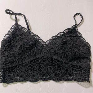 Black Lace scallop crochet Adjustable Straps Bralette Top smocked woman’s M